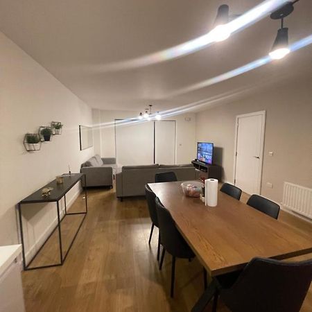 Private Room In A New Shared Apartment Мэйнут Экстерьер фото