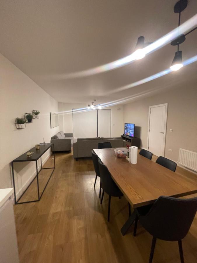 Private Room In A New Shared Apartment Мэйнут Экстерьер фото