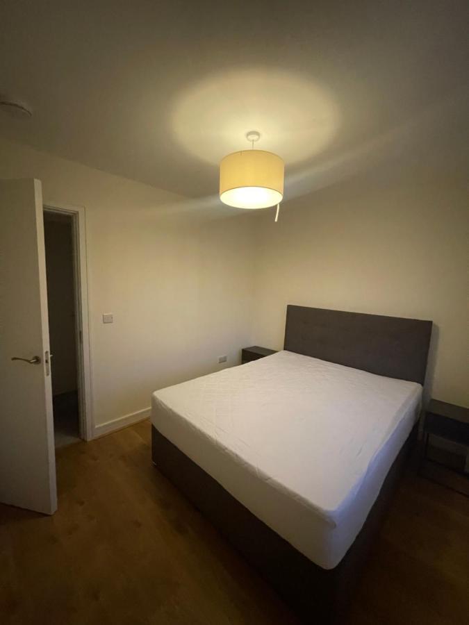 Private Room In A New Shared Apartment Мэйнут Экстерьер фото